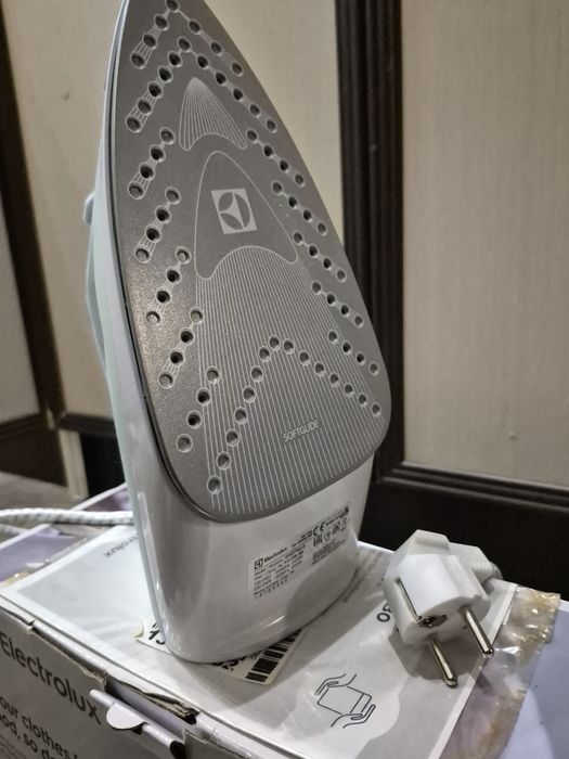 Утюг/праска  від  electrolux