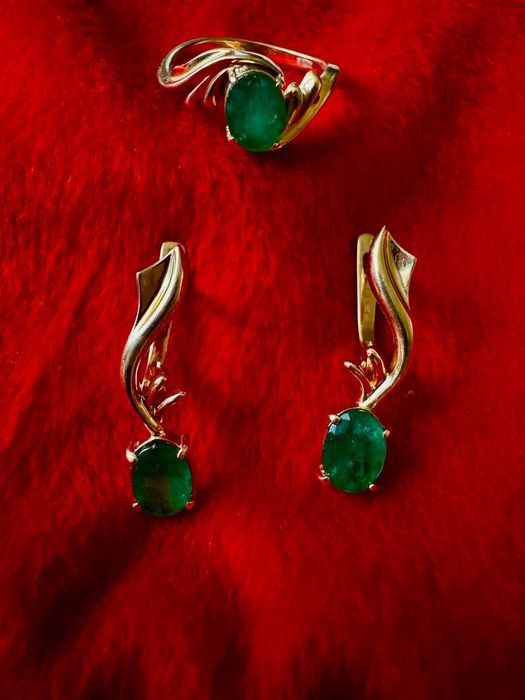 Украшения ювелирные