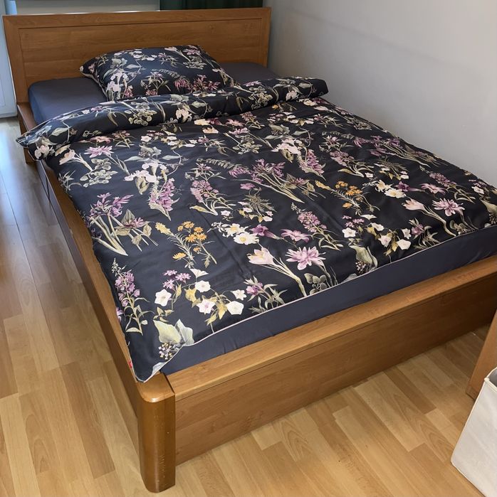 Używane łożko drewniane