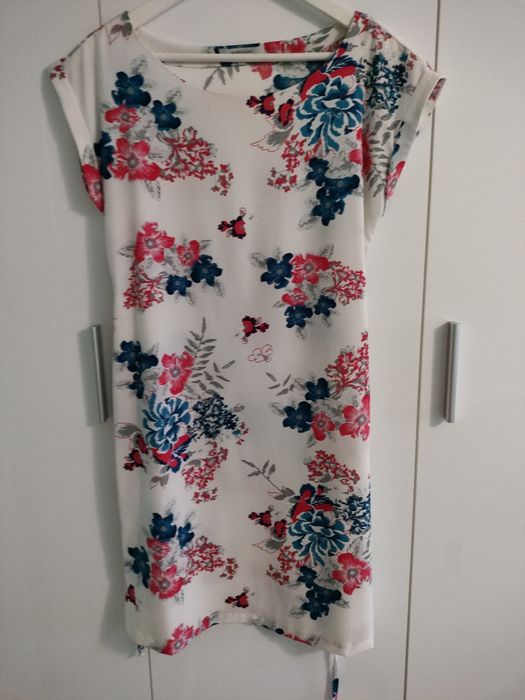 Sukienka w kwiaty rozmiar 36