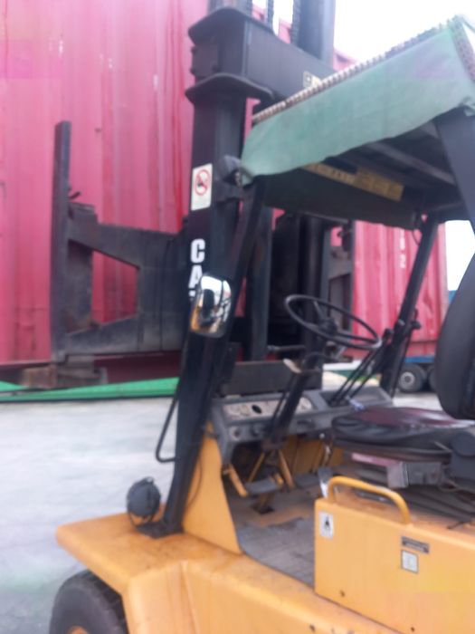 Empilhador caterpillar capacidade 7000 kg