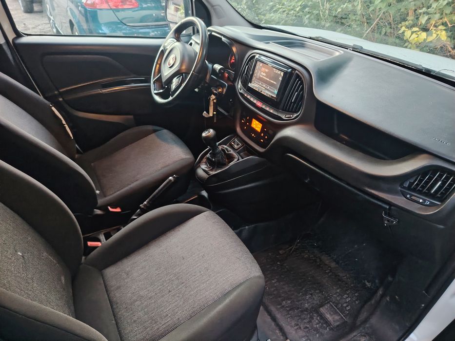 Fiat Doblo 2.0 diesel kamera cofania klima niski przebieg 113tys okazja a