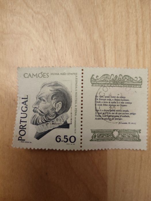 Coleção de selos pássaros peixes Angola Moçambique