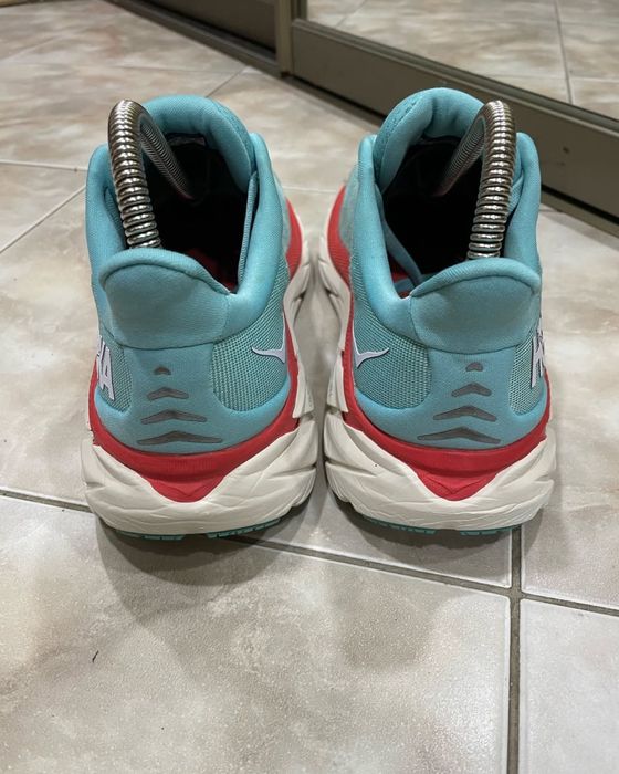 Hoka w Clifton 8