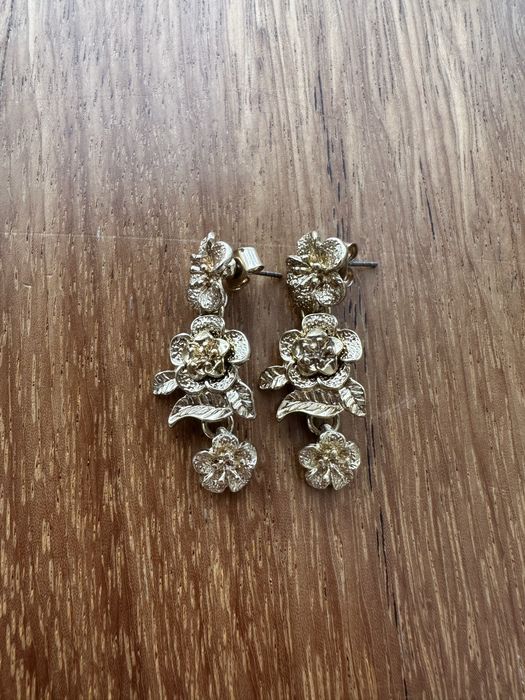 Brincos dourados com flores ZARA