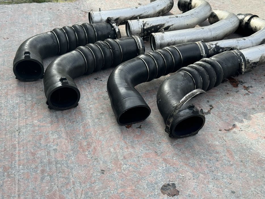 Патрубок інтеркулера 3.0 tdi Audi a6 c6 059145731 AK интеркулера 2.7