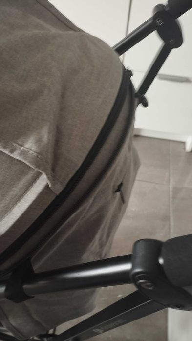 Carrinho de bebe até aos 4 anos novo,garantia de quase 9 anos.