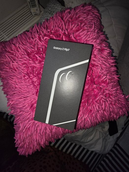 Samsung Galaxy Z Flip 7