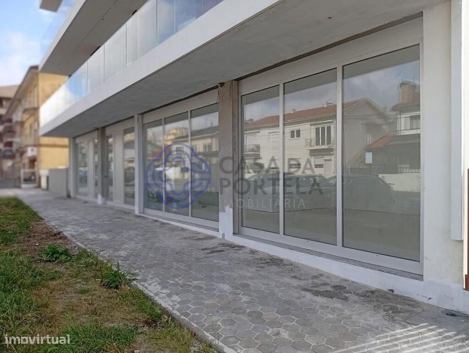 Loja Com 280M2 Madalena | Frente Grupo Salvador Caetano