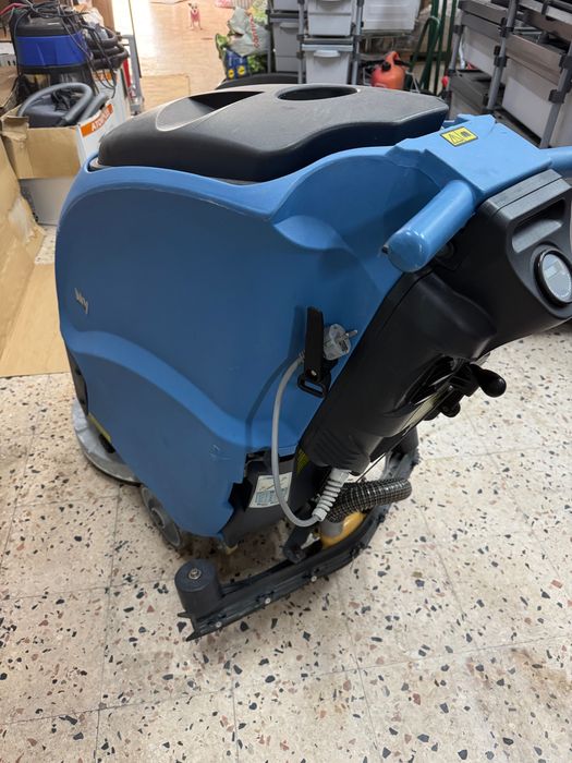 Lavadora aspiradora condutor apeado