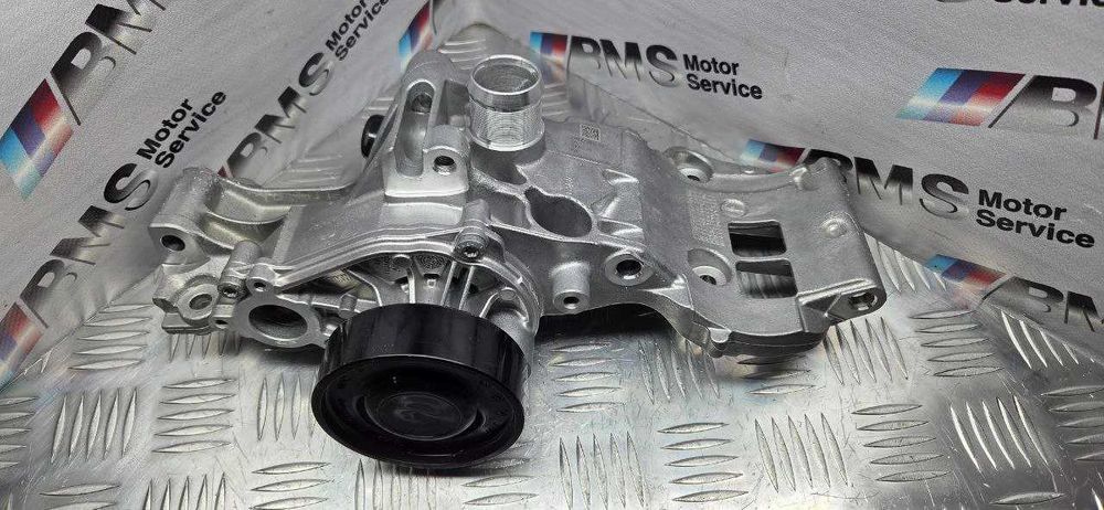 Помпа новая в сборе BMW B38 B48 11518631940 F40 F45 F48 F70 F74 U06