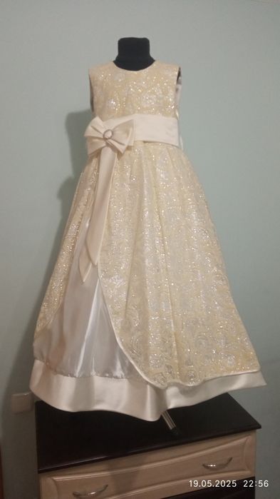 Шикарное  платье на выпускной,эксклюзив