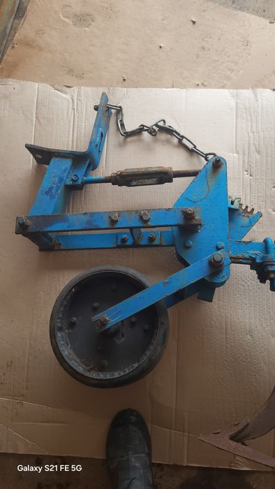 Продам секції міжрядного культиватора КРН