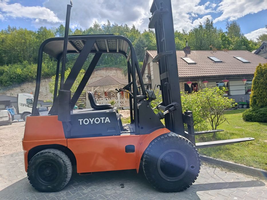 Wózek widłowy TOYOTA 6 TON DUZY