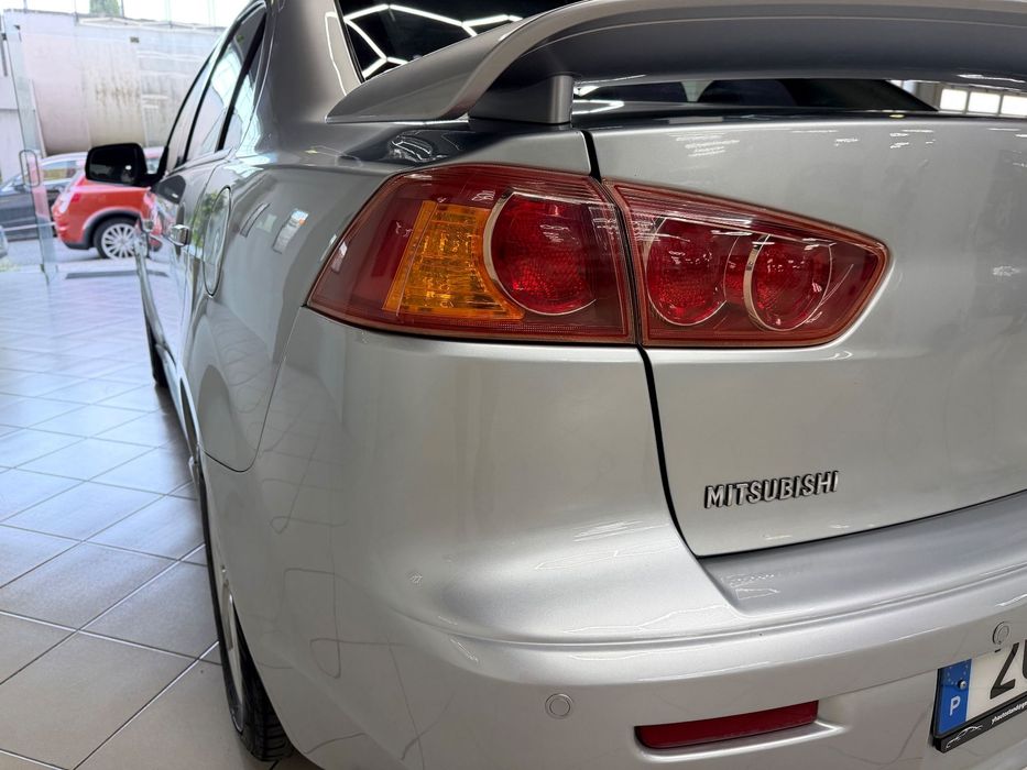 Mitsubishi Lancer 1.5 Invite
