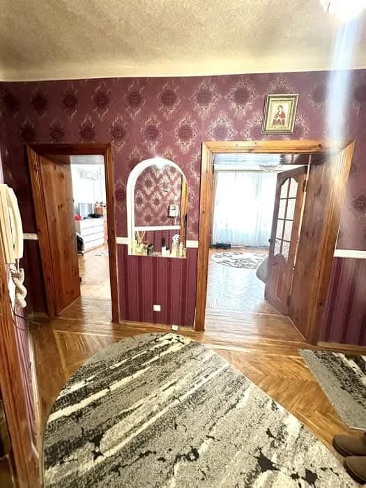 Продам 3-х кім.в центрі міста Сталінку(можливо під комерцію)