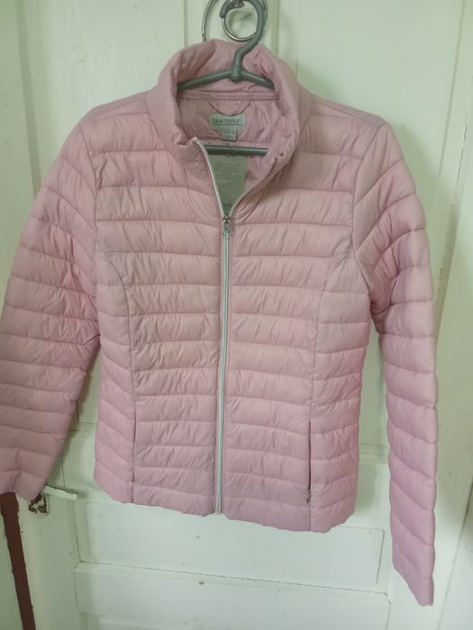 Куртки жіночі весгяні