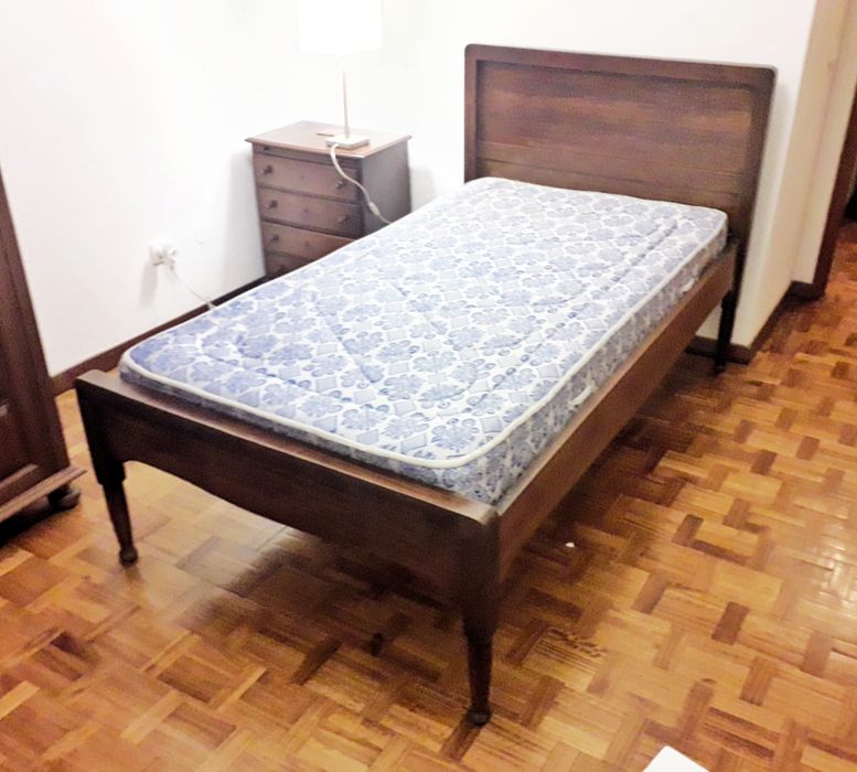 Cama antiga de Madeira solteiro + entrega