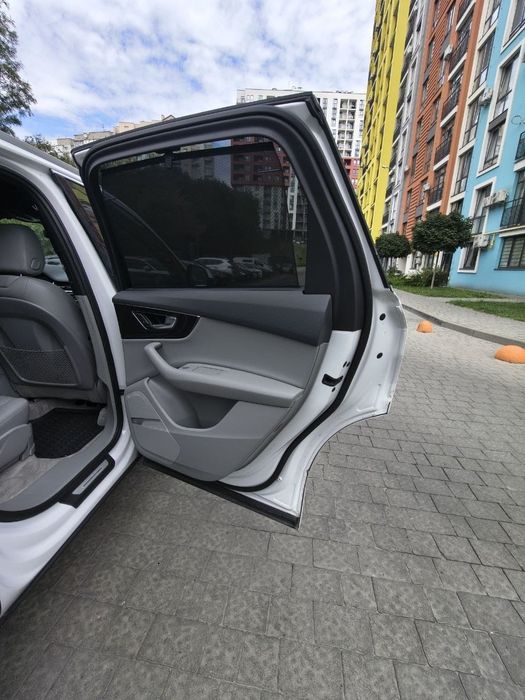 Audi Q7 2019 VIN WA1VAAF71KD034046 фото оголошення 20 з 24