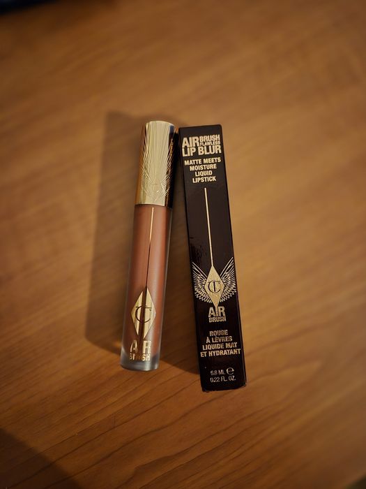 Charlotte Tilbury walk of no shame blur