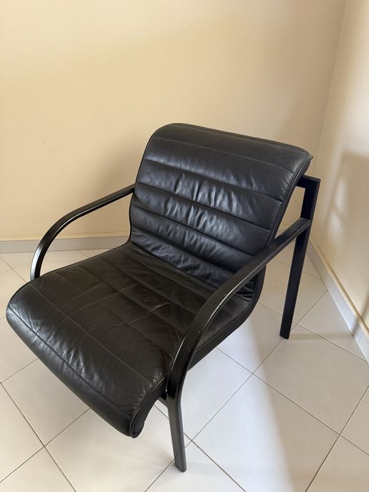 Cadeira preta escritorio