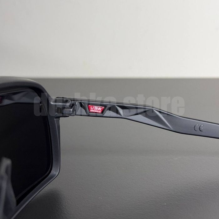 Окуляри Oakley Sutro