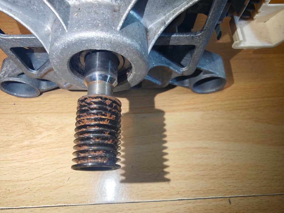 Silnik UAH522300-82R05 / 132303620 pralka Electrolux, AEG, Zanussi