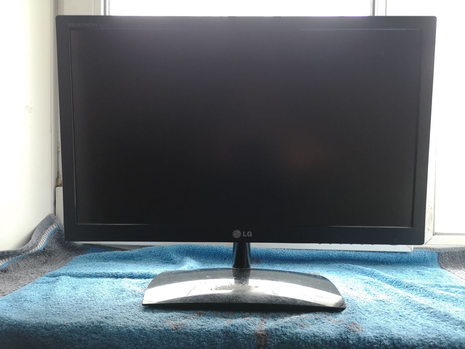 Монітор LG Flatron E2251C-BN