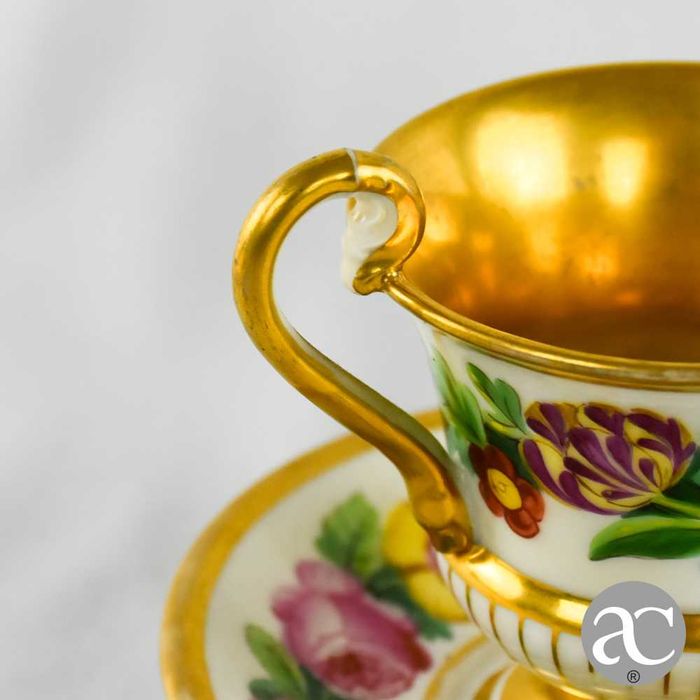 Serviço de chá em porcelana do tipo Vieux Paris, 1ª metade do séc. XIX