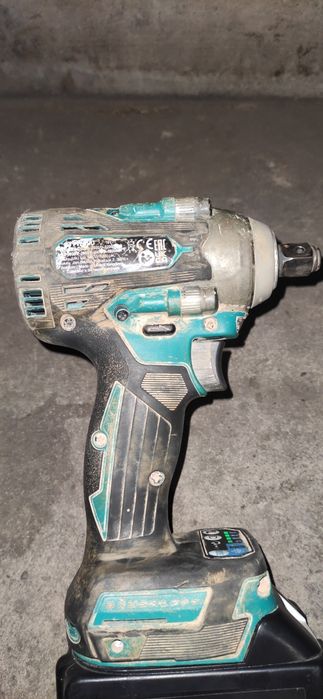 MAKITA klucz udarowy 1/2" cal 330Nm DTW300 akumulatorow zakrętarka 18v