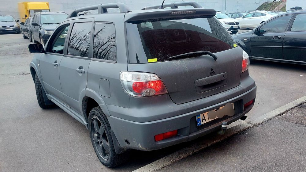 Mitsubishi Outlander для ЗСУ обмін/продаж два авто на мікроавтобус