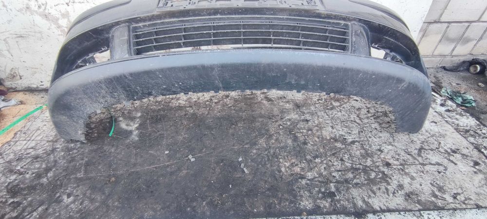 Volkswagen Golf V Zderzak Przód Przedni LC9Z