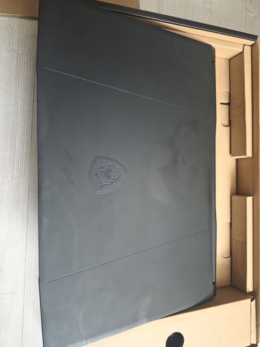 Nowy gamingowy laptop MSI Katana 17 I9 32gb Rtx 5070 cena sklepowa 9800zł