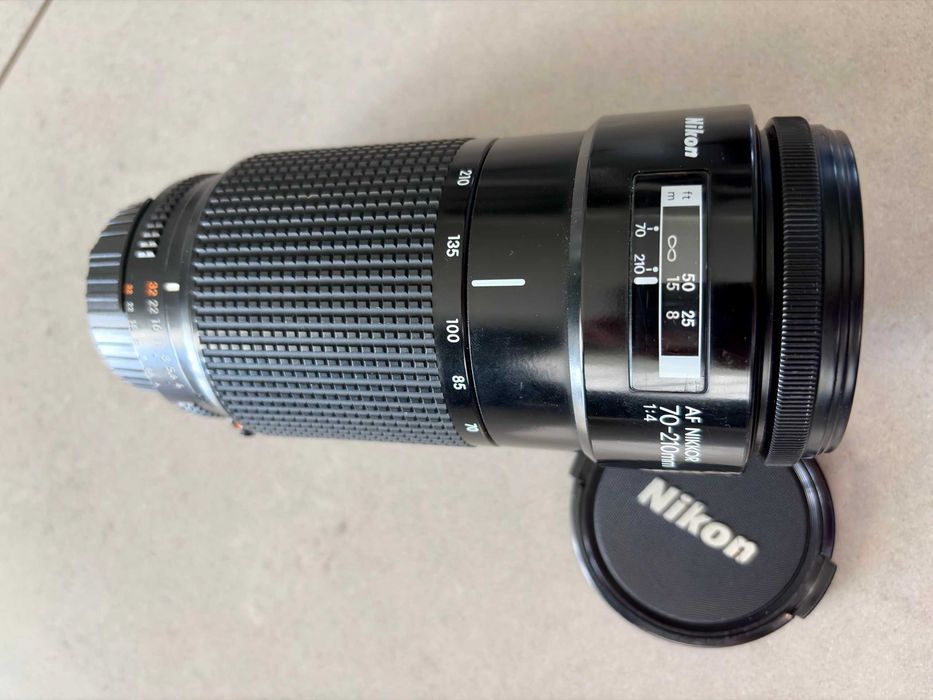 Nikon AF Nikkor 70-210 mm f/4.0 – sprawny + osłona przeciwsłoneczna
