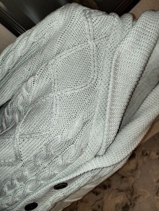 Rozpinany sweter biały warkocz guzki S