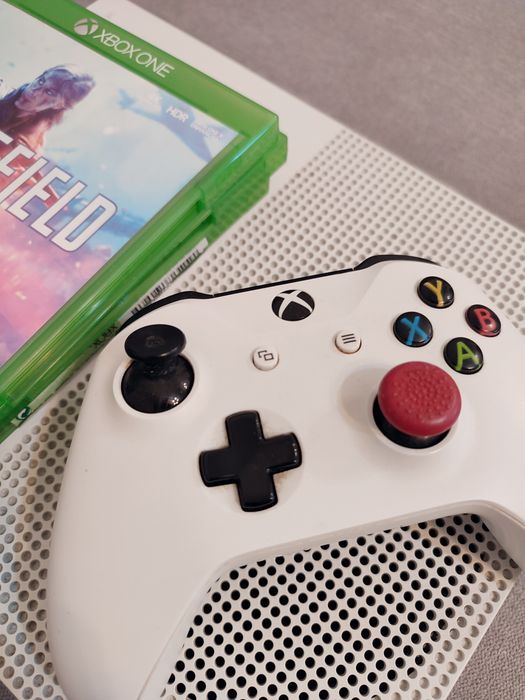 Xbox One S + Pad + Gry