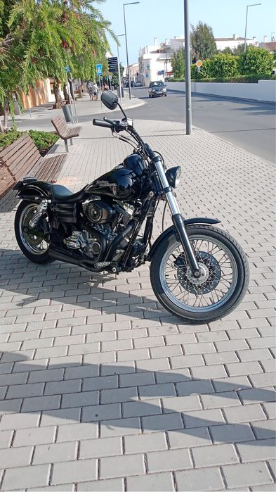 Dyna Harley-Davidson.