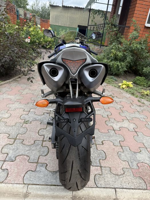 Мотоцикл Yamaha YZF R1 crossplane розмитнений