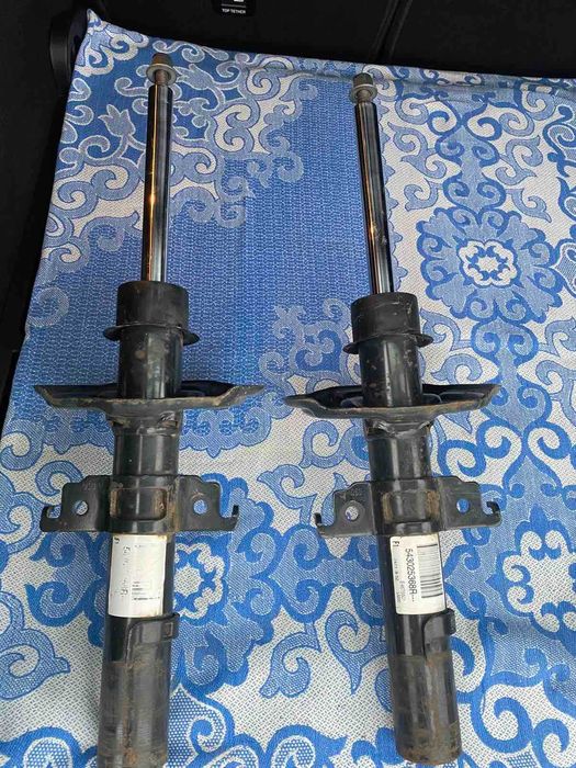 Амортизатори  передні на Renault Megane IV 543022329R