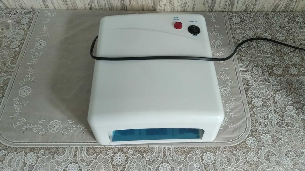 Лампы и вытяжка (без мешка) для маникюра