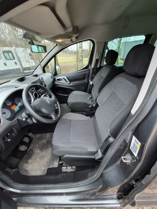 Peugeot Partner 1.6hdi  5osobowy 2017r