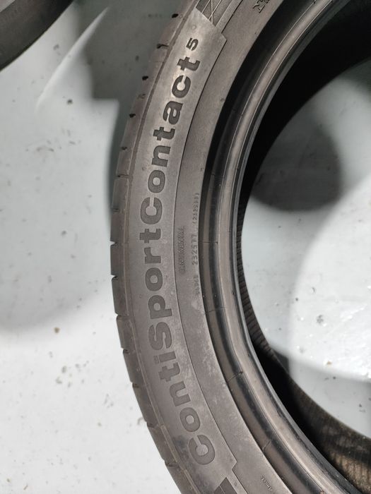 2 pneus semi novos 245-45R19 Continental - Oferta dos Portes