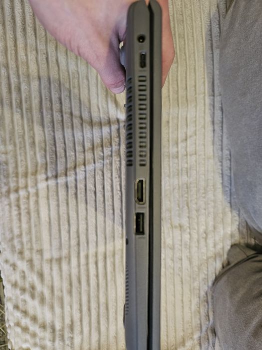 Laptop ASUS 15 cali – Szybki SSD – Do nauki i pracy – Stan BDB!