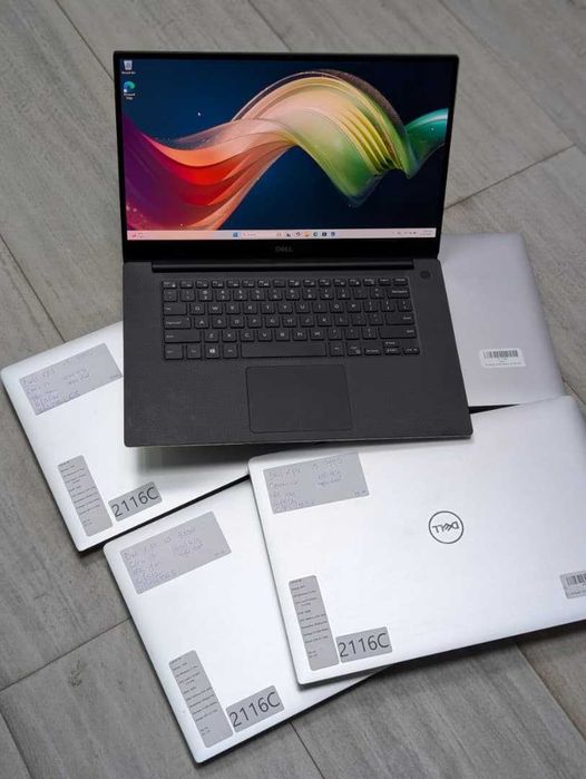 DELL GAMA  I7 4,5GHZ 64GB MEMORIA 2 GRAFICAS SSD M2 512GB ECRA 4K touchscreen