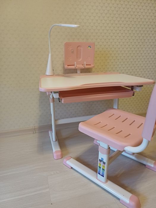 Стіл для школяра
