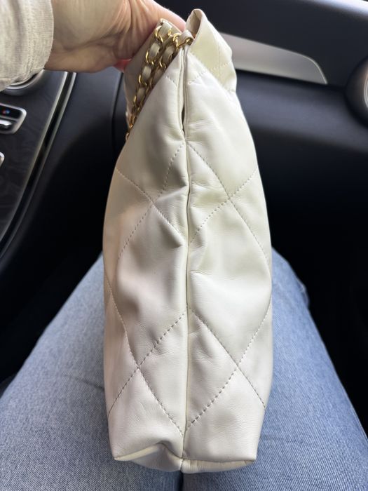 Сумка  Chanel 22 кожа