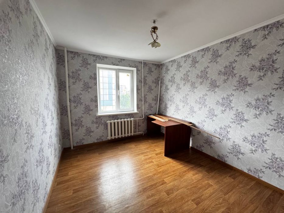 Продаю на 5 Зарічному шикарну за плануванням 4 кімнатну квартиру на 6 поверсі поліпшеного планування, 2 лоджіії, будинок 80, кінцева ШТ, Є Відновлення