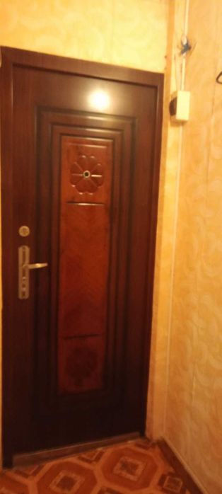 Продам трикімнатну  квартиру по вул. Пляжна
