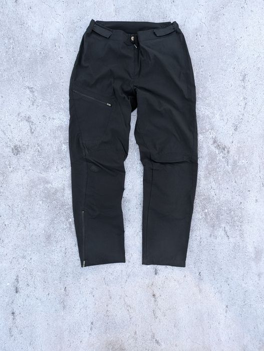 Nike ACG штани софтшел чорні, розмір M або S трекінгові туристичні хайкінгові аутдорні горкорні міцні softshell hiking outdoor techwear YKK оригінал