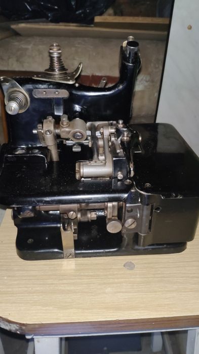 maszyna do szycia,overlock Mauser Spezial